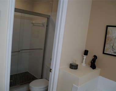 4925 Poolside Dr - Photo Thumbnail 27