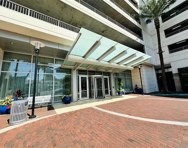 150 E Robinson Street - Photo Thumbnail 32