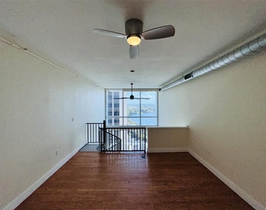 150 E Robinson Street - Photo Thumbnail 6