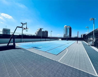 150 E Robinson Street - Photo Thumbnail 30
