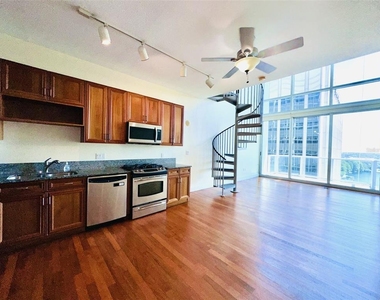 150 E Robinson Street - Photo Thumbnail 1