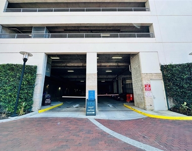 150 E Robinson Street - Photo Thumbnail 34