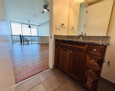 150 E Robinson Street - Photo Thumbnail 14