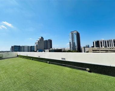 150 E Robinson Street - Photo Thumbnail 31