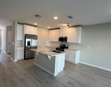 14922 Harvest Street - Photo Thumbnail 4