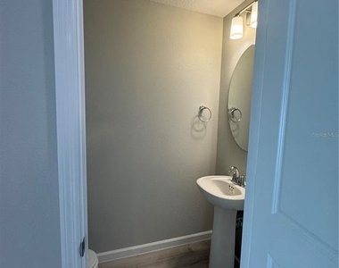 14922 Harvest Street - Photo Thumbnail 8