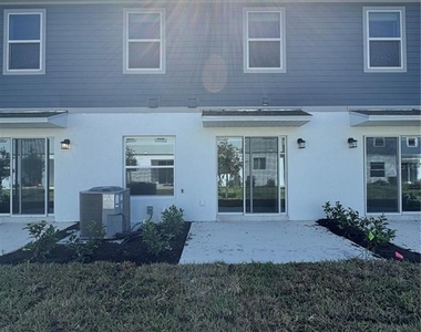 14922 Harvest Street - Photo Thumbnail 5