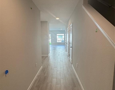 14922 Harvest Street - Photo Thumbnail 2