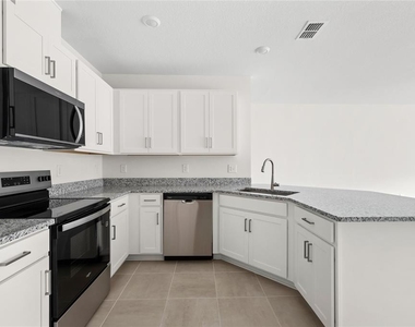 2804 Moonshadow Court - Photo Thumbnail 4