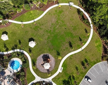 2804 Moonshadow Court - Photo Thumbnail 2