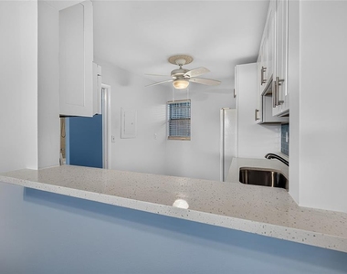 245 Center Road - Photo Thumbnail 6