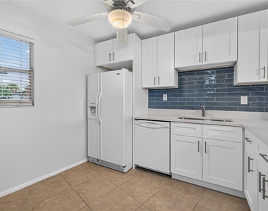 245 Center Road - Photo Thumbnail 2