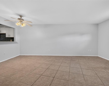 245 Center Road - Photo Thumbnail 13
