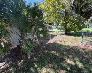 432 Spring Lake Boulevard - Photo Thumbnail 4