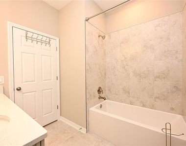 5507 Freesia Drive - Photo Thumbnail 39