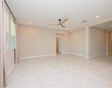 5507 Freesia Drive - Photo Thumbnail 10