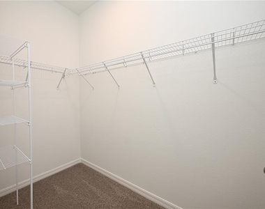 5507 Freesia Drive - Photo Thumbnail 16