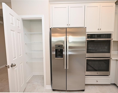 5507 Freesia Drive - Photo Thumbnail 6