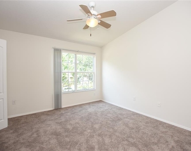 2308 Lake Woodberry Circle - Photo Thumbnail 17
