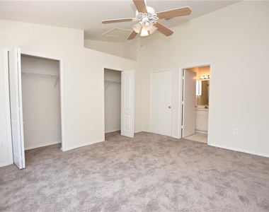 2308 Lake Woodberry Circle - Photo Thumbnail 14