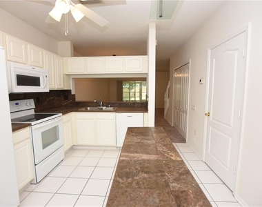 2308 Lake Woodberry Circle - Photo Thumbnail 4