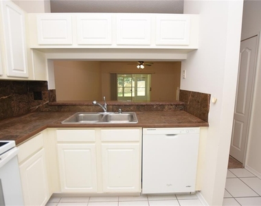 2308 Lake Woodberry Circle - Photo Thumbnail 5