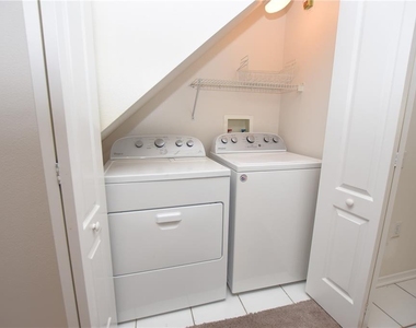 2308 Lake Woodberry Circle - Photo Thumbnail 20