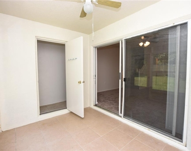 2308 Lake Woodberry Circle - Photo Thumbnail 22