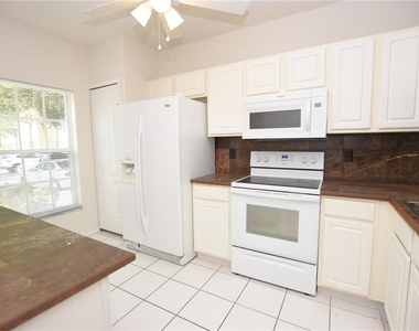 2308 Lake Woodberry Circle - Photo Thumbnail 6