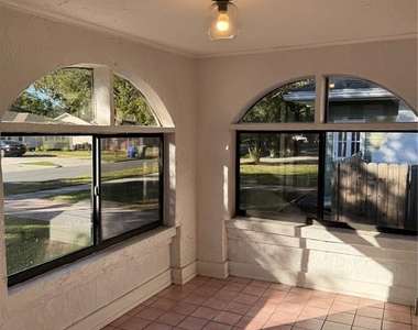 325 W Palm Drive - Photo Thumbnail 5