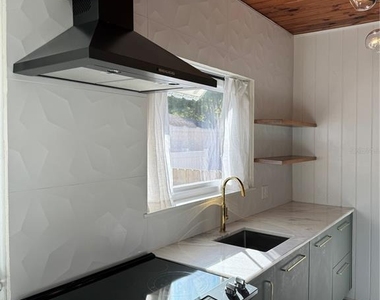 325 W Palm Drive - Photo Thumbnail 34