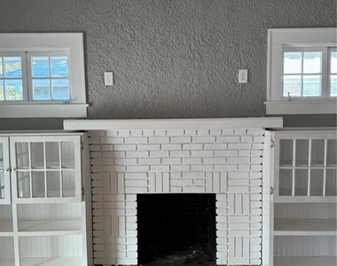 325 W Palm Drive - Photo Thumbnail 11