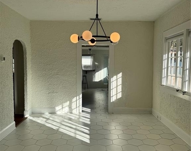 325 W Palm Drive - Photo Thumbnail 16
