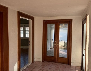 325 W Palm Drive - Photo Thumbnail 7