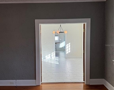 325 W Palm Drive - Photo Thumbnail 14
