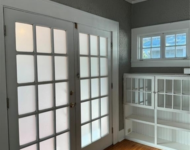 325 W Palm Drive - Photo Thumbnail 8