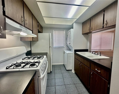 606 Pavare Court - Photo Thumbnail 4
