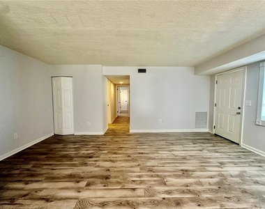 606 Pavare Court - Photo Thumbnail 3