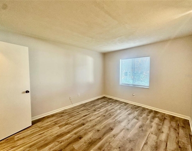 606 Pavare Court - Photo Thumbnail 7