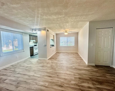 606 Pavare Court - Photo Thumbnail 2