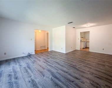 5631 Nw 29th Street - Photo Thumbnail 2