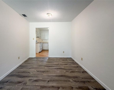 5631 Nw 29th Street - Photo Thumbnail 3