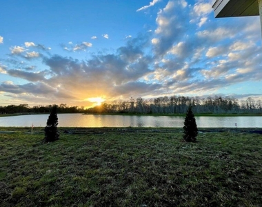 4033 Ambrose Avenue - Photo Thumbnail 12