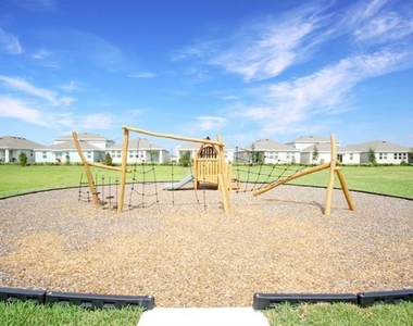 4033 Ambrose Avenue - Photo Thumbnail 19