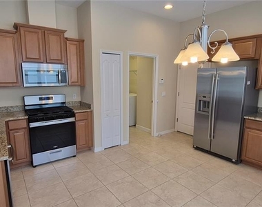 108 Flame Vine Way - Photo Thumbnail 8