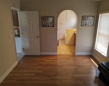 1717 Burnham Court - Photo Thumbnail 27