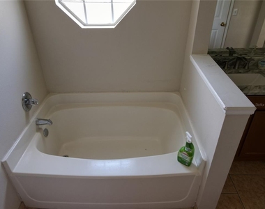 1717 Burnham Court - Photo Thumbnail 30