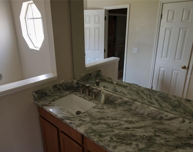 1717 Burnham Court - Photo Thumbnail 28