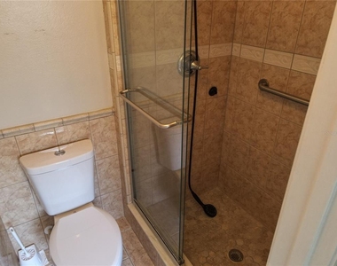 1717 Burnham Court - Photo Thumbnail 29