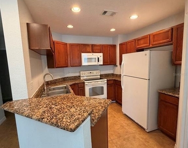 4600 E Moody Boulevard - Photo Thumbnail 10